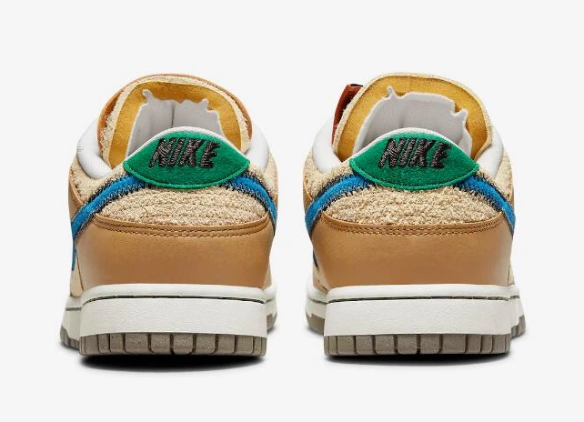 Size x Nike Dunk Low