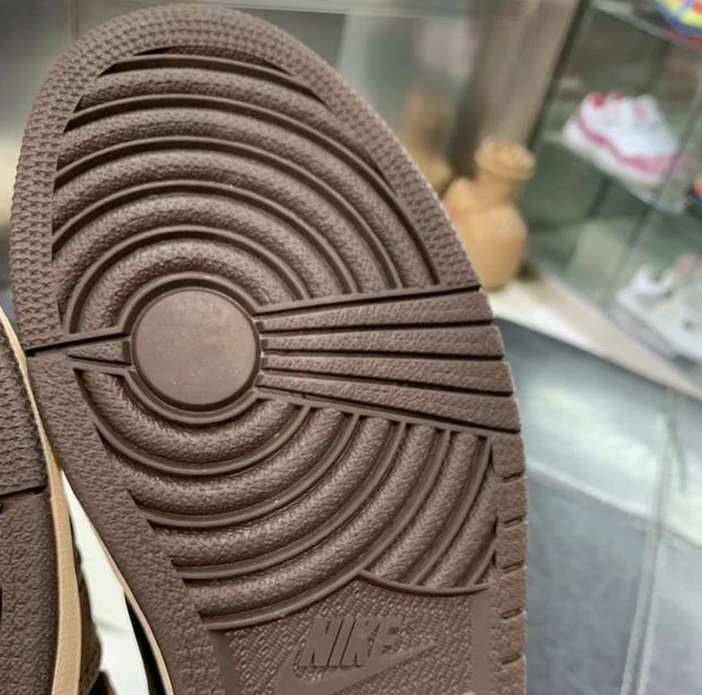 Travis Scott x Air Jordan 1 Retro Low