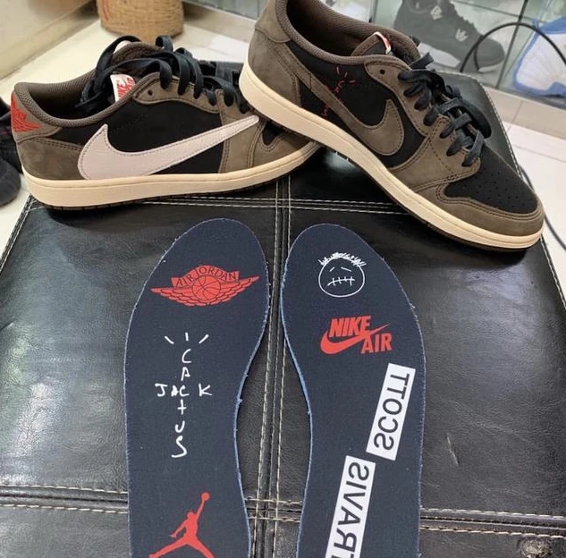 Travis Scott x Air Jordan 1 Retro Low