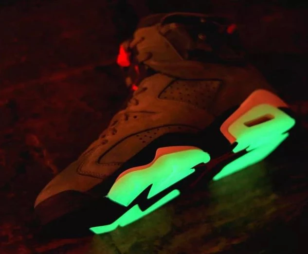 Travis Scott x Air Jordan 6-1