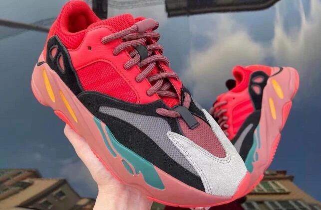 Yeezy 700 Color