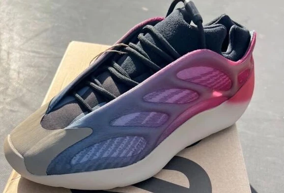 Yeezy 700 V3 Fade Carbon