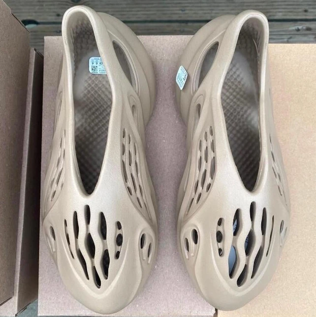 Yeezy Foam Runner Mist