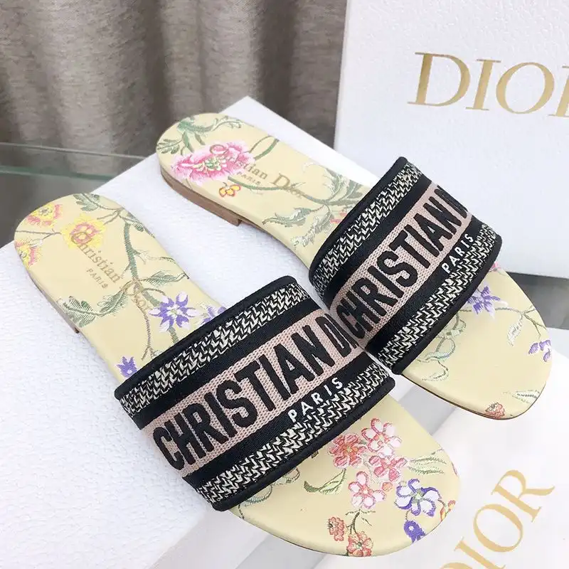 Affordable Hot Christian Dior Dway Slides Women Petites Fleurs Motif Canvas Yellow