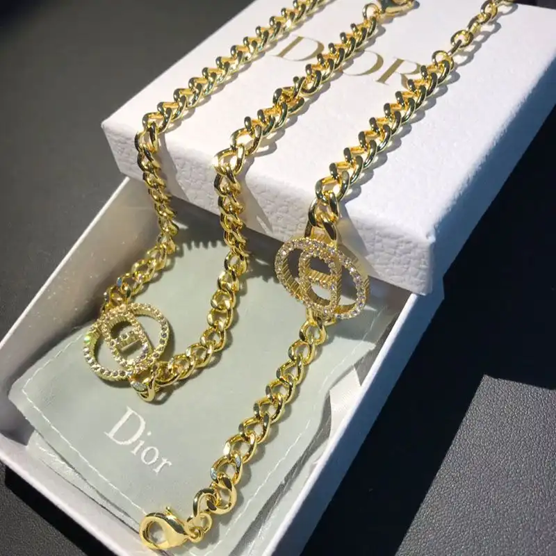 Cheap Dior 30 Montaigne Necklace Metal And Silver Crystals Gold