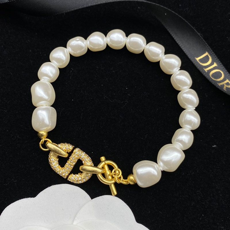 Dior 30 Montaigne Bracelet Metal, White Resin Pearls And White Crystals Gold Hot Sale