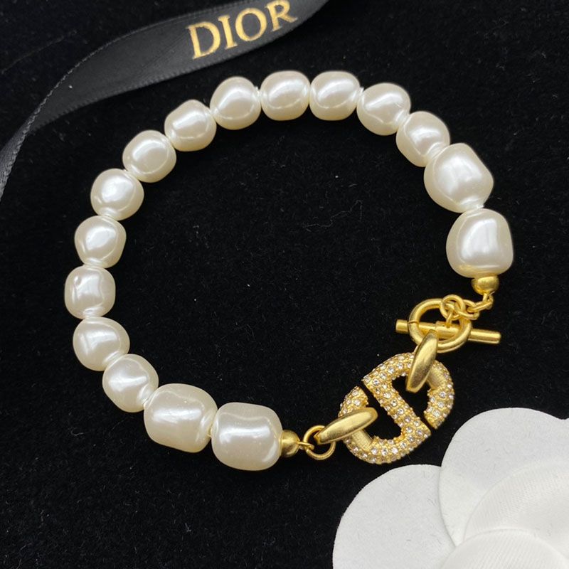 Dior 30 Montaigne Bracelet Metal, White Resin Pearls And White Crystals Gold Hot Sale