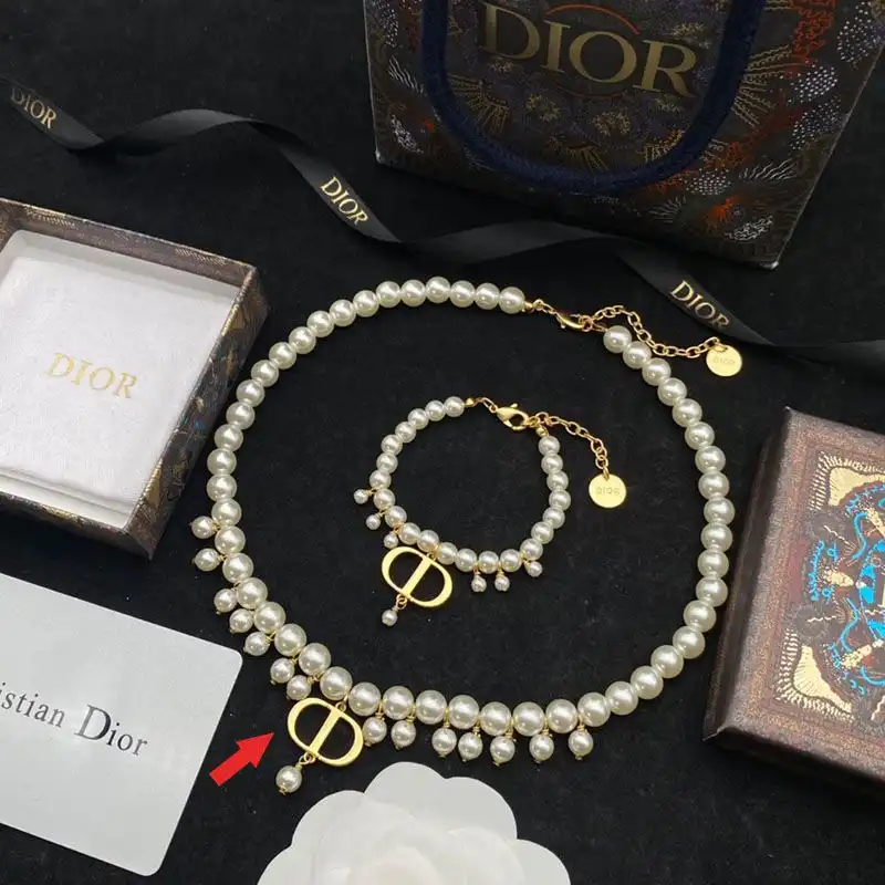 Affordable Hot Dior 30 Montaigne Choker Gold-Finish Metal and White Resin Pearls Gold