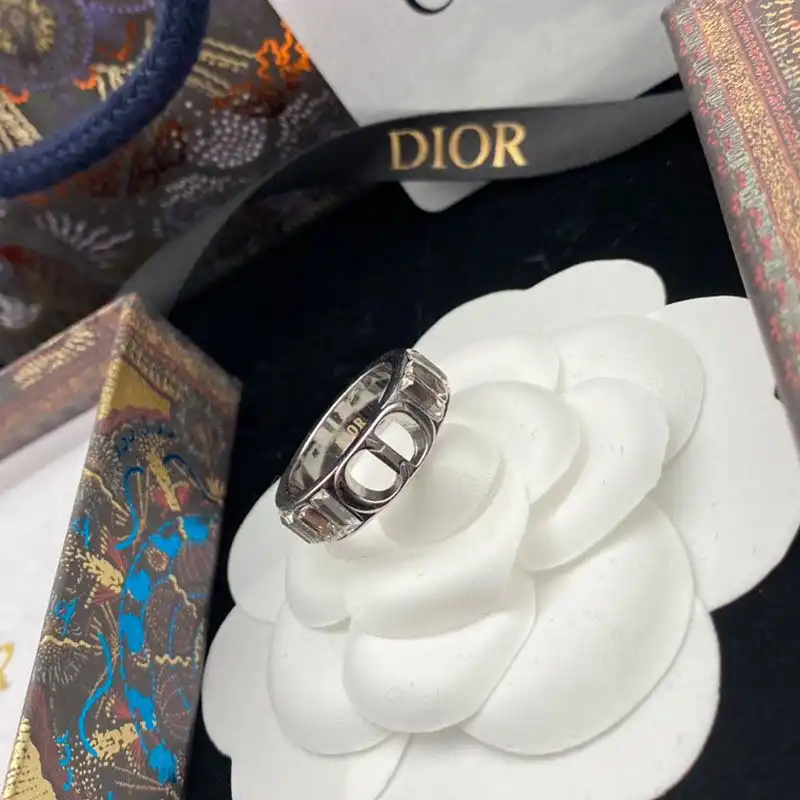 TOP Dior 30 Montaigne Ring In Metal And White Crystals Silver