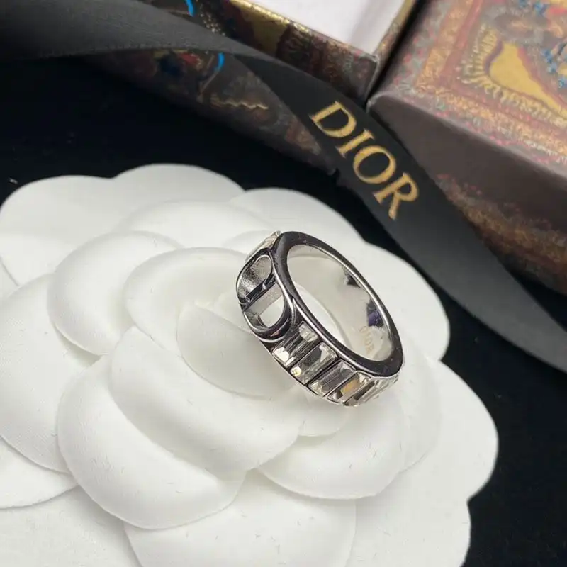 Cheap Hot Dior 30 Montaigne Ring In Metal And White Crystals Silver