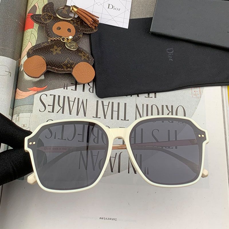 Dior CD8210 Shaded Square Sunglasses In Beige Hot Sale