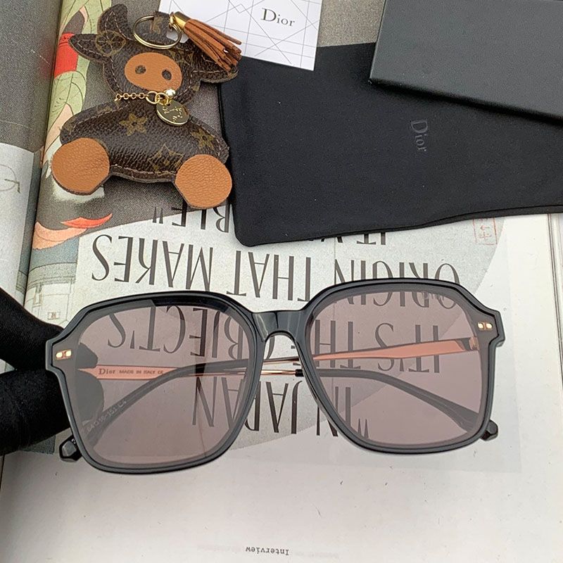 Dior CD8210 Shaded Square Sunglasses In Black Hot Sale