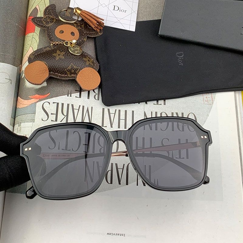 Dior CD8210 Shaded Square Sunglasses In Grey Hot Sale