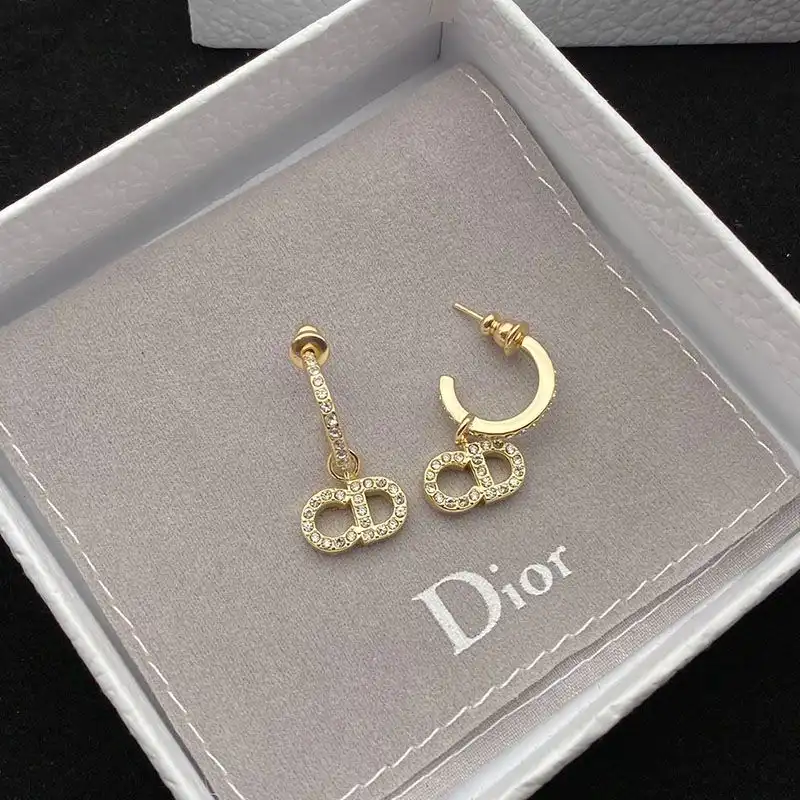 Affordable Hot Dior Clair D Lune Earrings Metal And White Crystals Gold