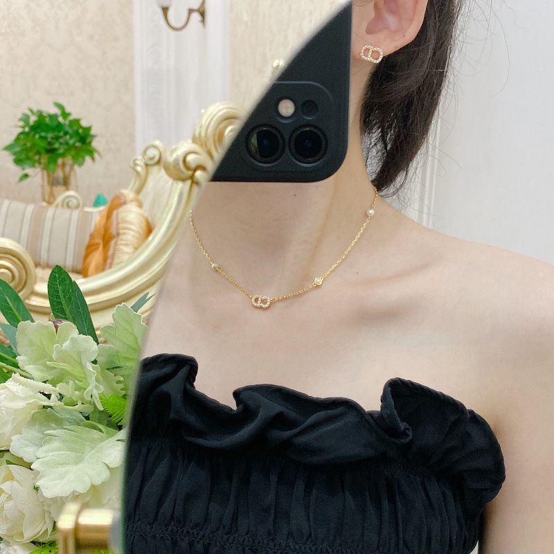 Hot Dior Clair D Lune Necklace Metal and Pearls Gold