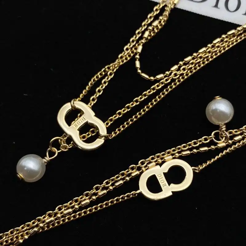 Affordable Hot Dior Clair D Lune Necklace Metal And White Crystals With A White Resin Pearl Gold