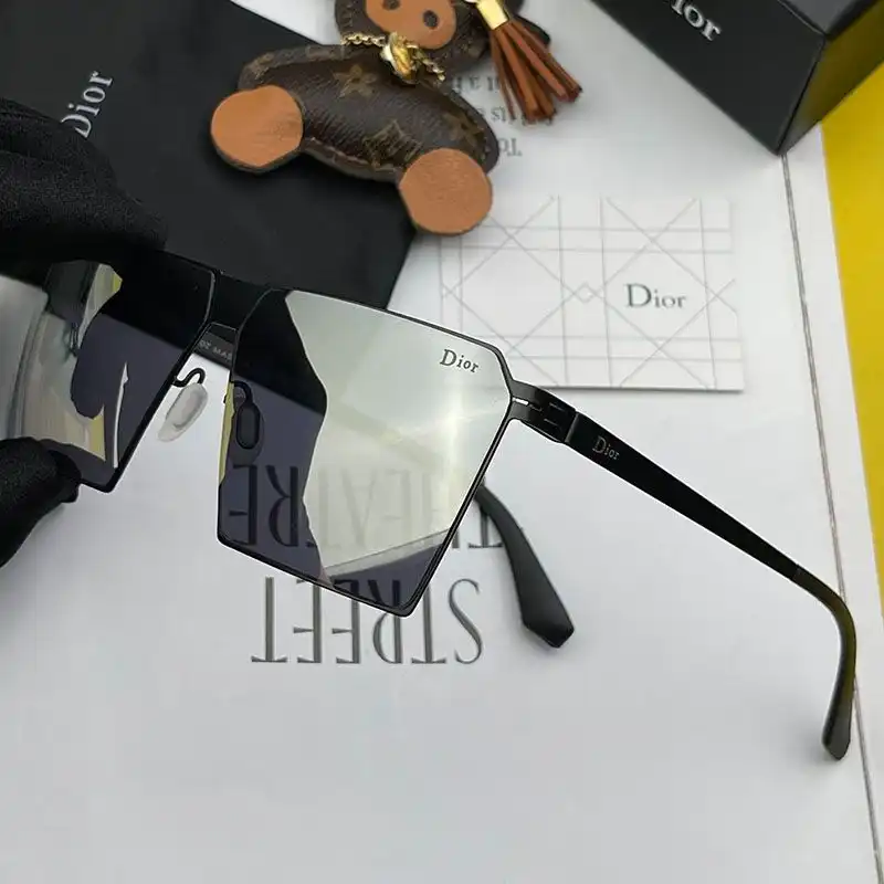 Cheap Hot Dior D5543 Oversized Square Sunglasses In Black