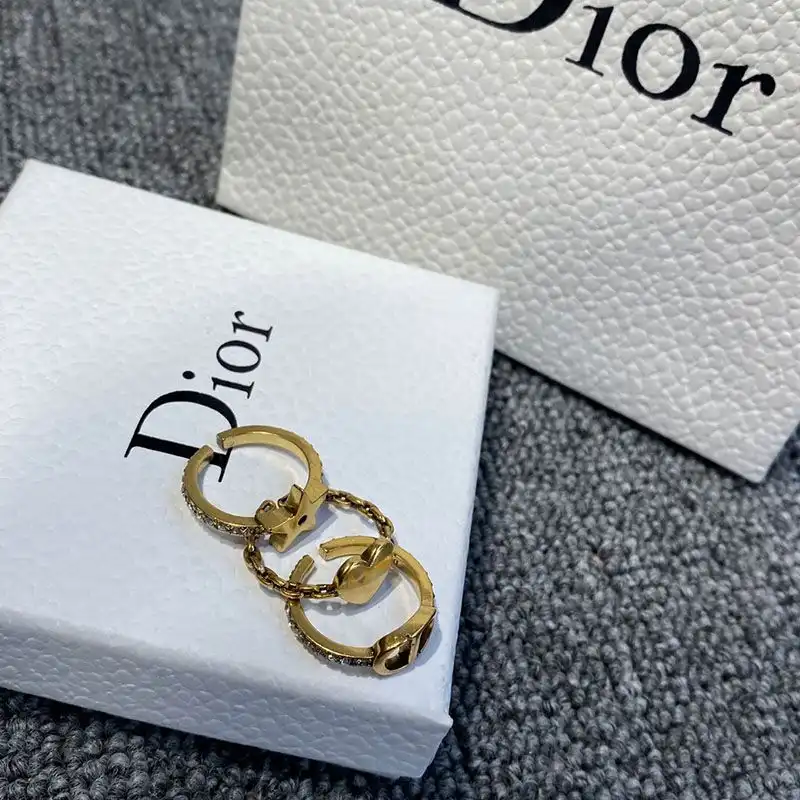 Cheap Hot Dior Open Chain Knuckle Ring Set Metal and White Crystals Gold