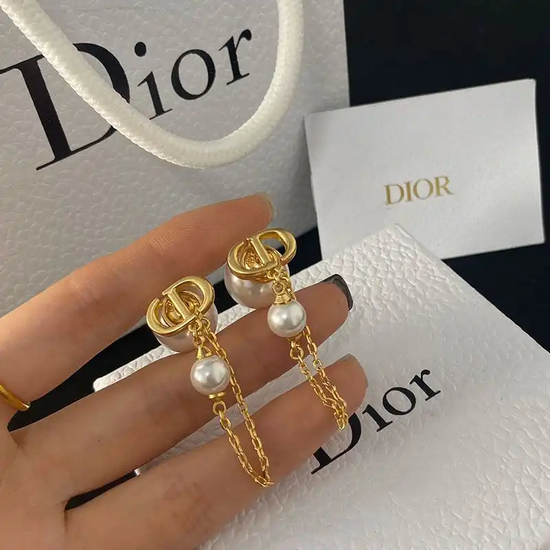 Cheap Hot Dior Tribales Earrings Chain Metal And White Resin Pearls Gold