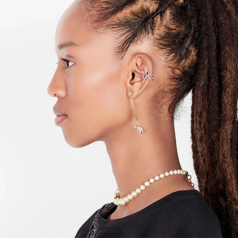 Affordable 3197 Diorable Giraffe Earrings Metal and White Crystals Gold