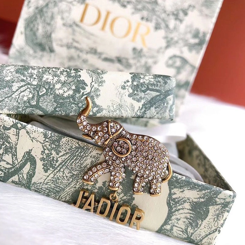 BestValue 7164 J'Adior Brooch with Elephant Silver Crystals Gold