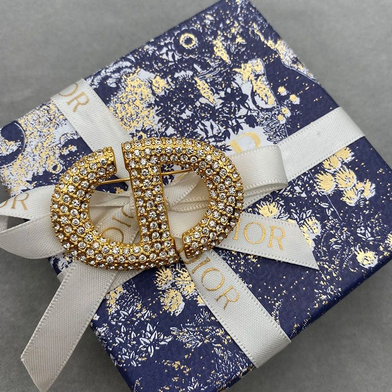 DailyWear 3529 Dior 30 Montaigne Brooch Metal and Silver Crystals Gold