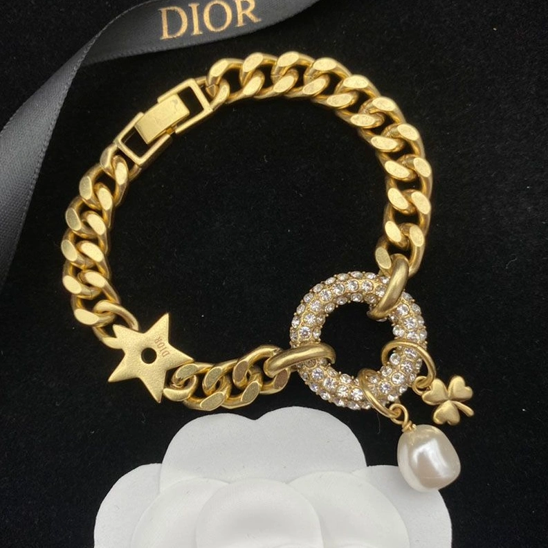 Dior 30 Montaigne Bracelet Metal, White Crystals With A White Resin Pearl Gold SportInspired 3326