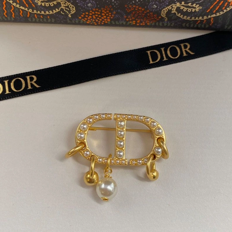 Dior 30 Montaigne Brooch Metal And White Resin Pearls Gold BestValue 2759