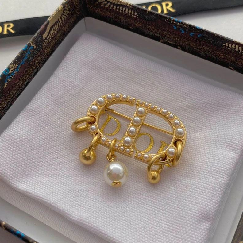Dior 30 Montaigne Brooch Metal And White Resin Pearls Gold BestValue 2759