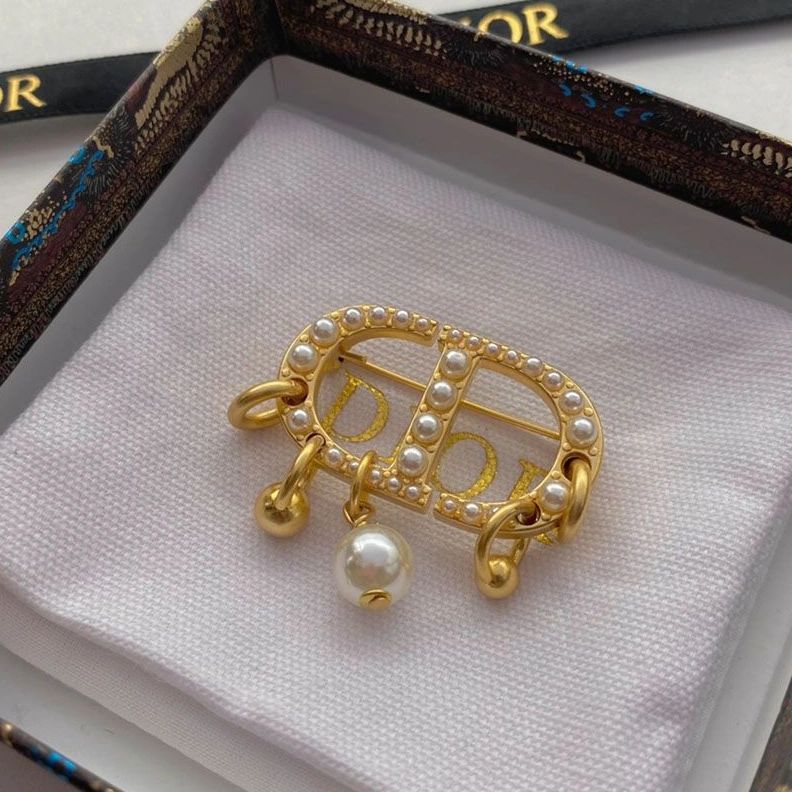 Dior 30 Montaigne Brooch Metal And White Resin Pearls Gold NewStyle 8195