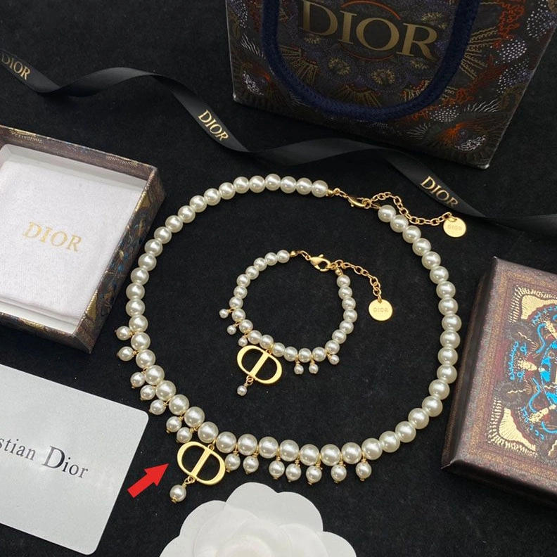 Dior 30 Montaigne Choker Gold-Finish Metal and White Resin Pearls Gold BestValue 1722