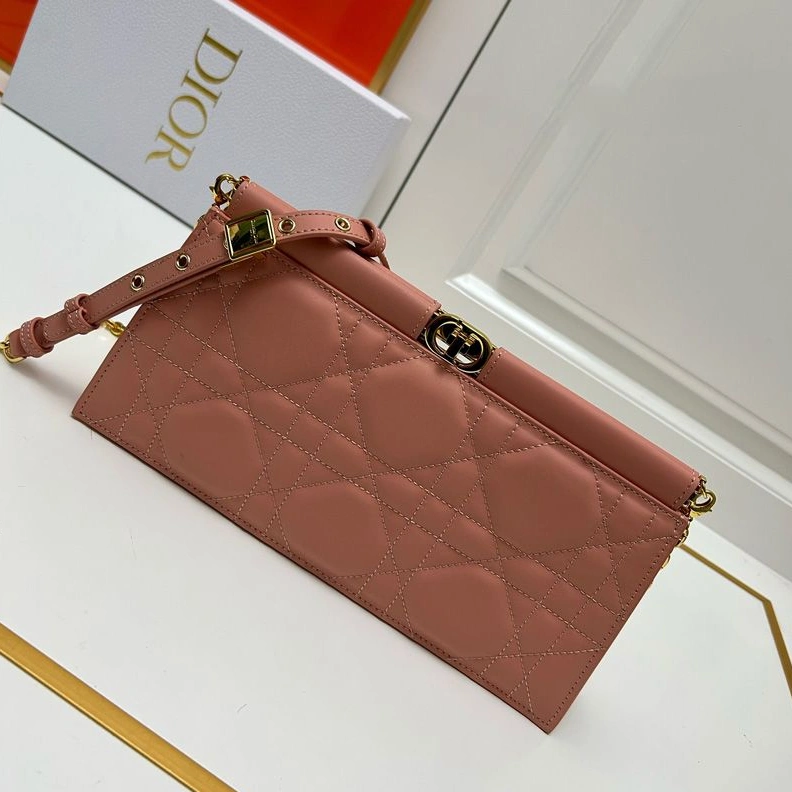 Dior Caro Colle Noire Clutch with Chain Cannage Lambskin Khaki Comfortable 9943