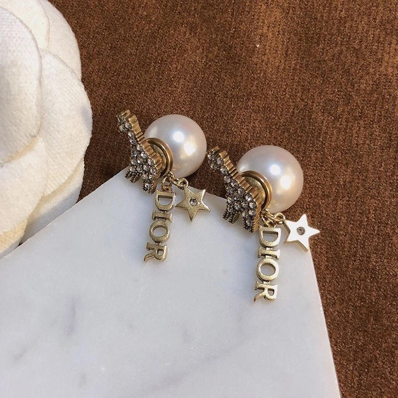Diorable Giraffe Earrings Metal, White Resin Pearls and White Crystals Gold HighQuality 5830