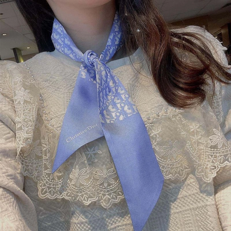 EasyMatch 8829 Dior Mitzah Twill 30 Montaigne Houndstooth Motif Silk Blue