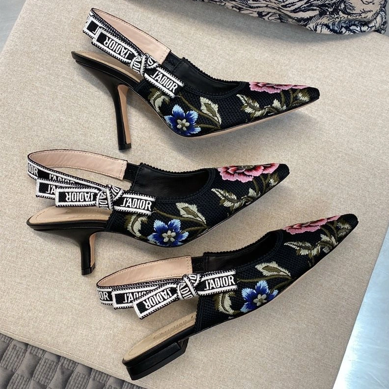 GoAnywhere 8105 J'Adior Slingback Pumps Women Petites Fleurs Motif Canvas Black