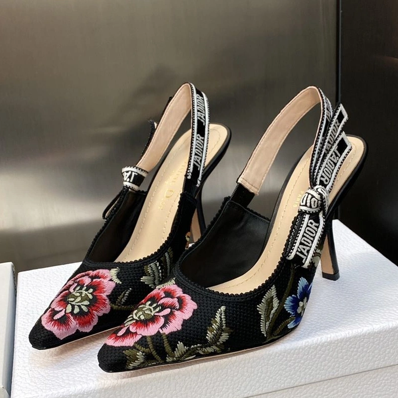 GoAnywhere 8105 J'Adior Slingback Pumps Women Petites Fleurs Motif Canvas Black