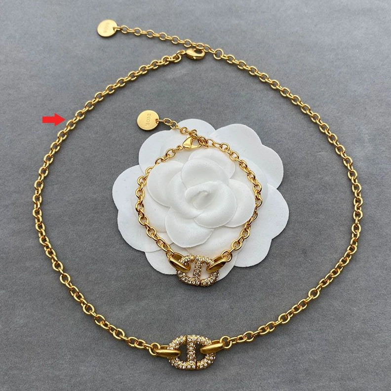 GoAnywhere 8937 Dior CD Necklace Metal and Silver Crystals Gold