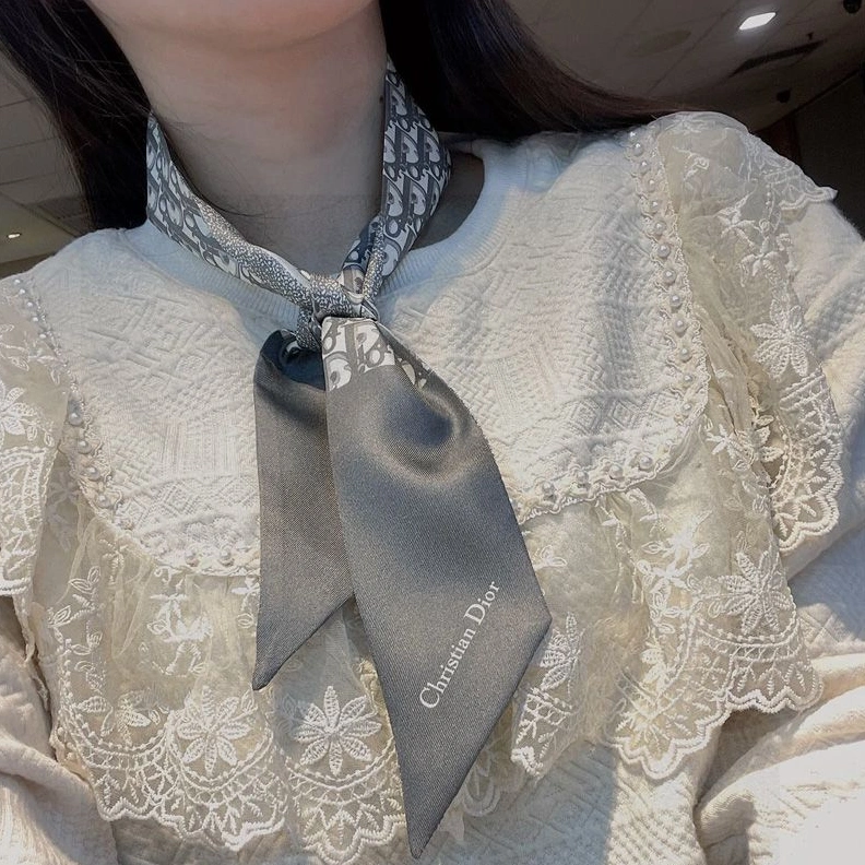 ModernLook 1100 Dior Mitzah Twill 30 Montaigne Houndstooth Motif Silk Grey