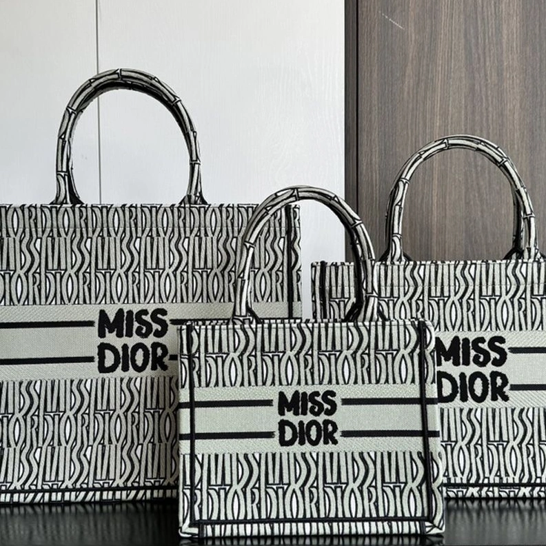 NewStyle 3219 Dior Book Tote In Miss Dior Allover Motif Canvas Green