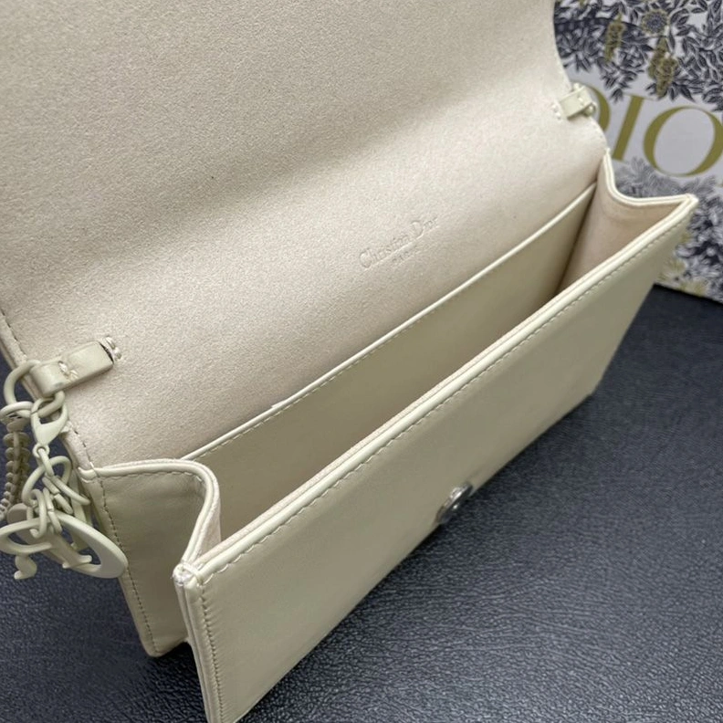 SmartChoice 4847 Lady Dior Pouch Ultramatte Cannage Lambskin with Diamond Motif White