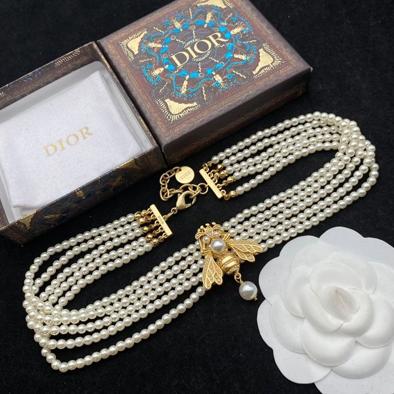 SmartChoice 5152 Dior Bee Necklace In Metal and White Resin Pearls Gold