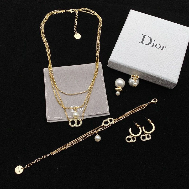 SmartChoice 6396 Dior Clair D Lune Necklace Metal And White Crystals With A White Resin Pearl Gold