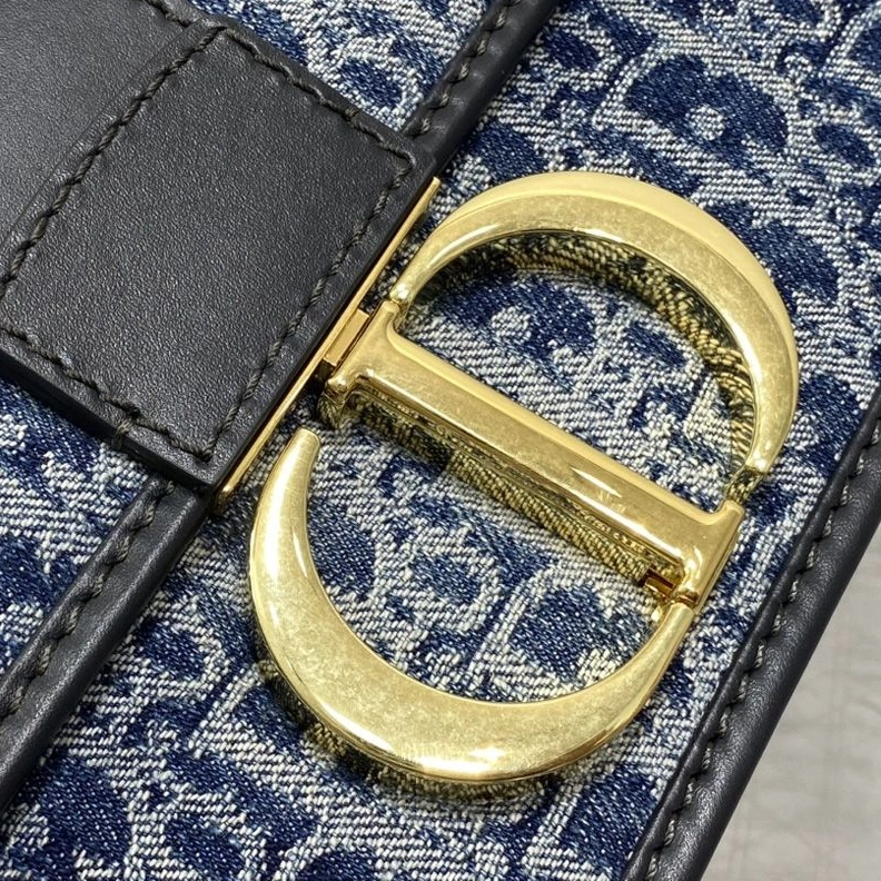 StreetReady 648 Dior 30 Montaigne Chain Bag In Oblique Motif Denim Blue