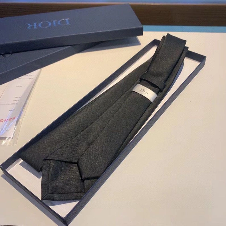 Trendy 5336 Dior Tie Shawn Bee Motif Silk Black