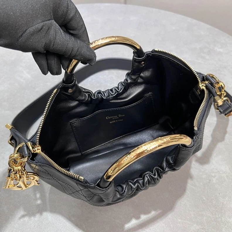 Walk in Dior Purse In Macrocannage Calfskin Black ModernLook 544