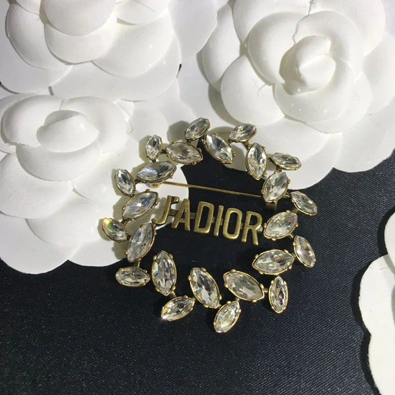 WellDesigned 6462 J'Adior Laurel Brooch Gold-Finish Metal and Silver Crystals Gold