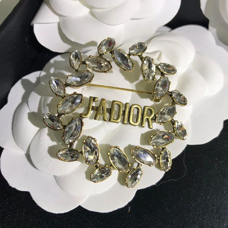 WellDesigned 6462 J'Adior Laurel Brooch Gold-Finish Metal and Silver Crystals Gold