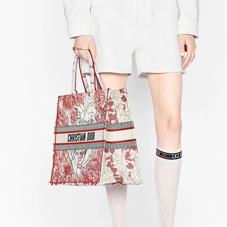 WellDesigned 6816 Dior Book Tote Dioramour D-Royaume d'Amour Motif Canvas Red White