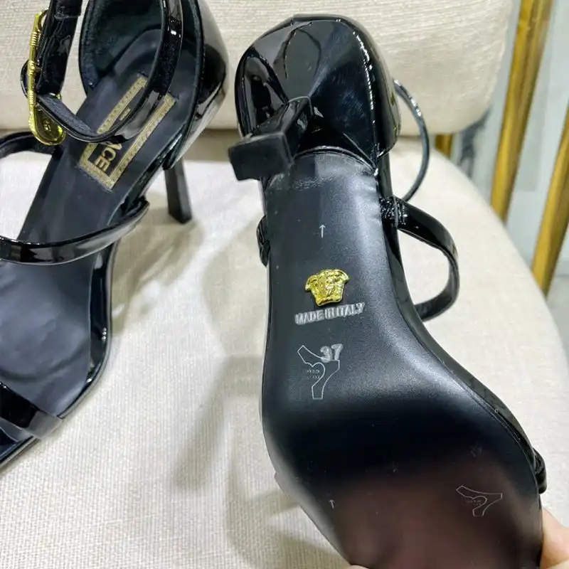 Affordable Fendi 110 Sandals with Fendace Embellished Women Patent Leather Black