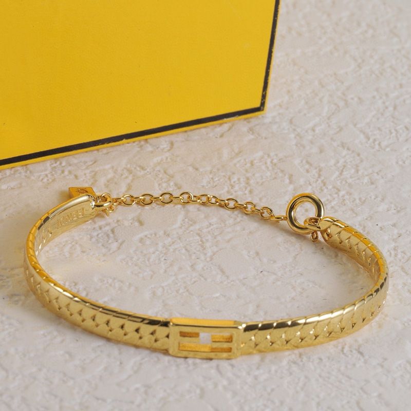 Affordable Fendi Baguette Bracelet In Metal Gold